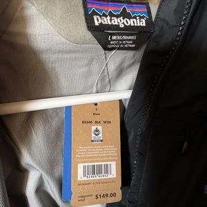 Patagonia 3L Torrentshell windbreaker